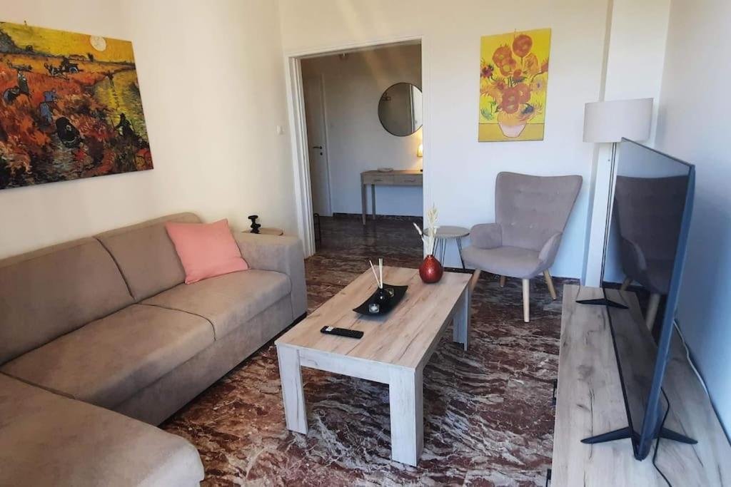 Comfort Apartment In The City Kalamata Luaran gambar